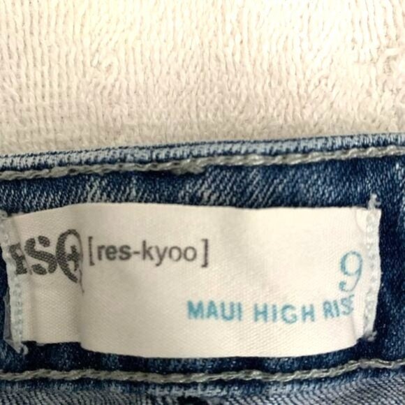 Res-Kyoo Maui High Rise Distressed Denim Shorts Size 9 - Picture 3 of 6